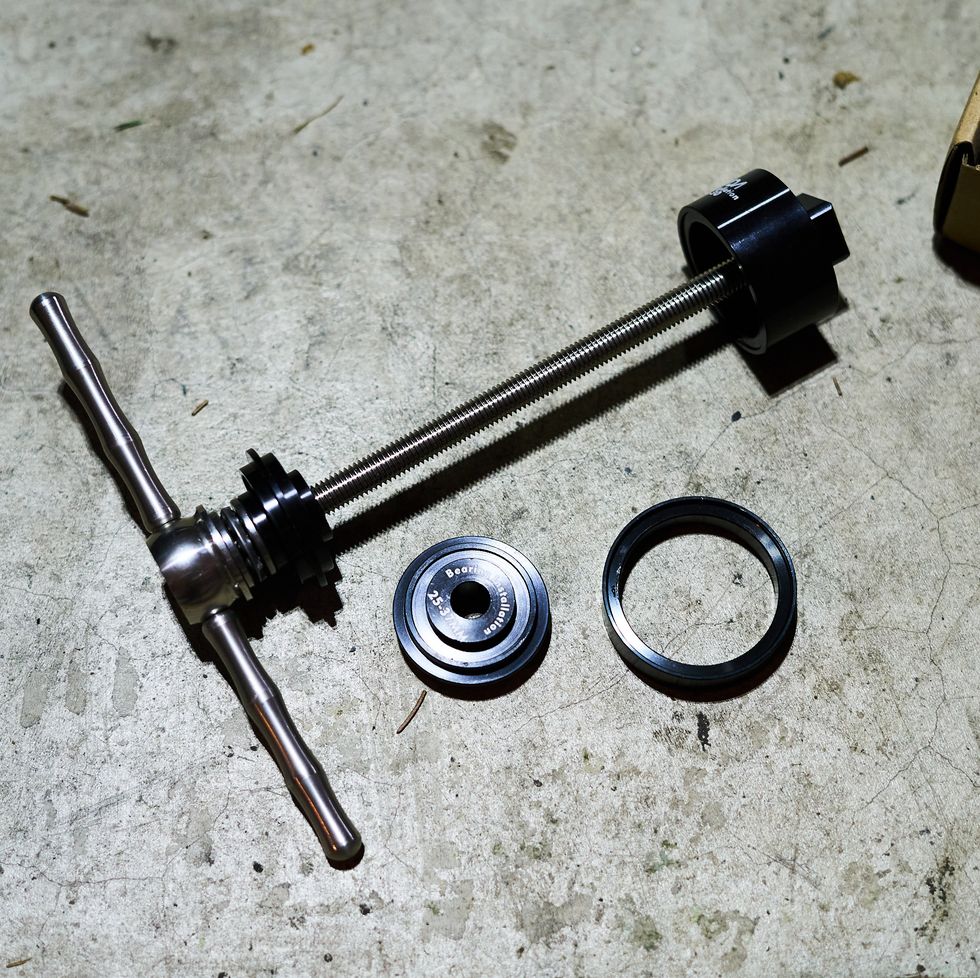 How to Overhaul a Bottom Bracket (with Video)