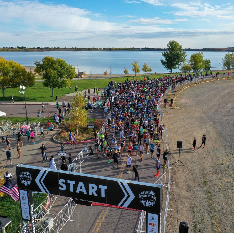 the start of the boulder marathon