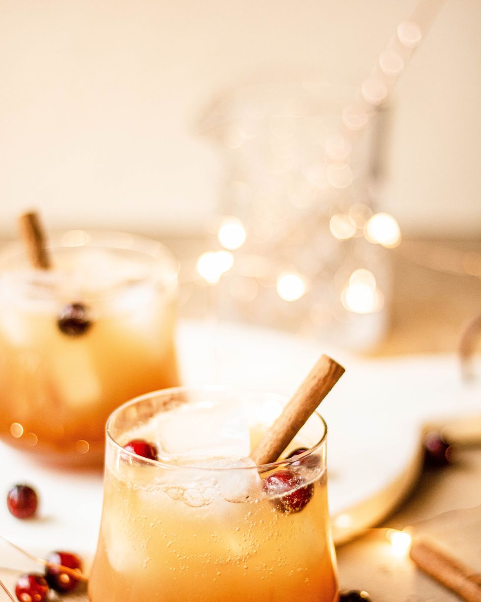 Classic Honey Bourbon Cockail: Ideal For Southern Happy Hour