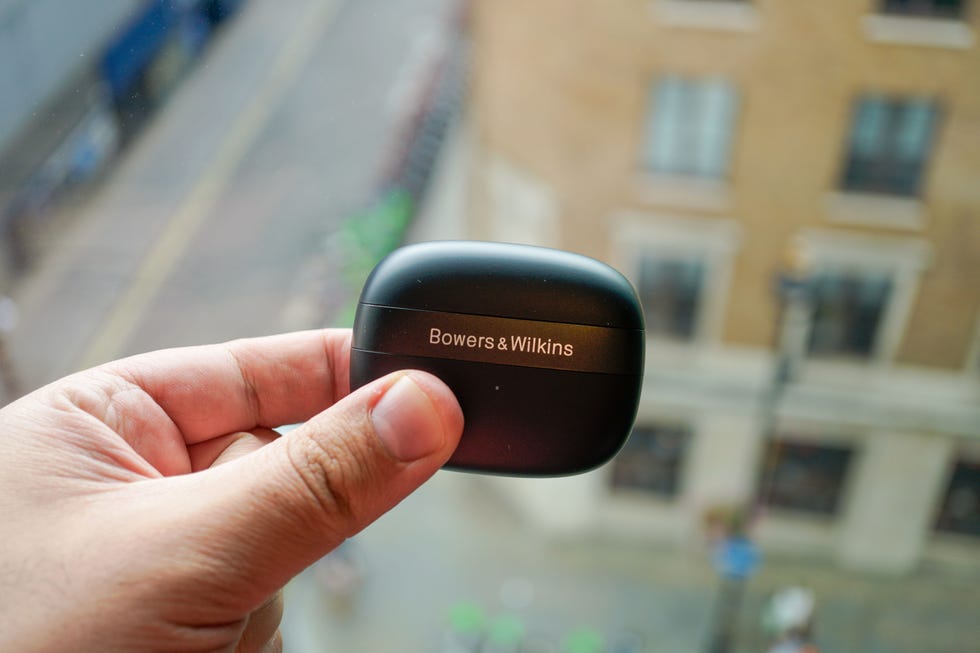 bowers wilkins pi8 review