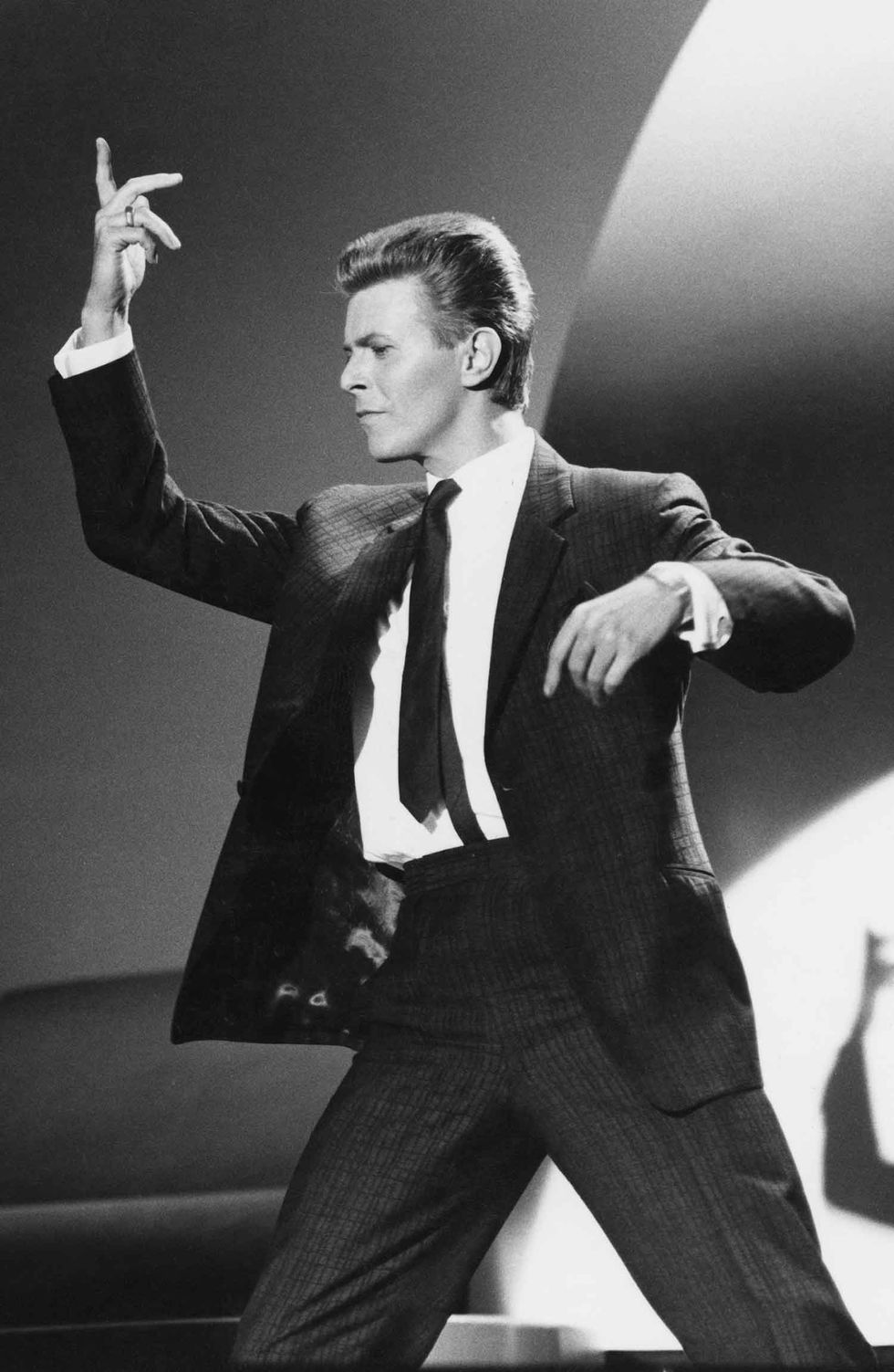 Fashion: One Memorable Look: Mr David Bowie Styles Out His Mid-Thirties In  A Suit, The Journal