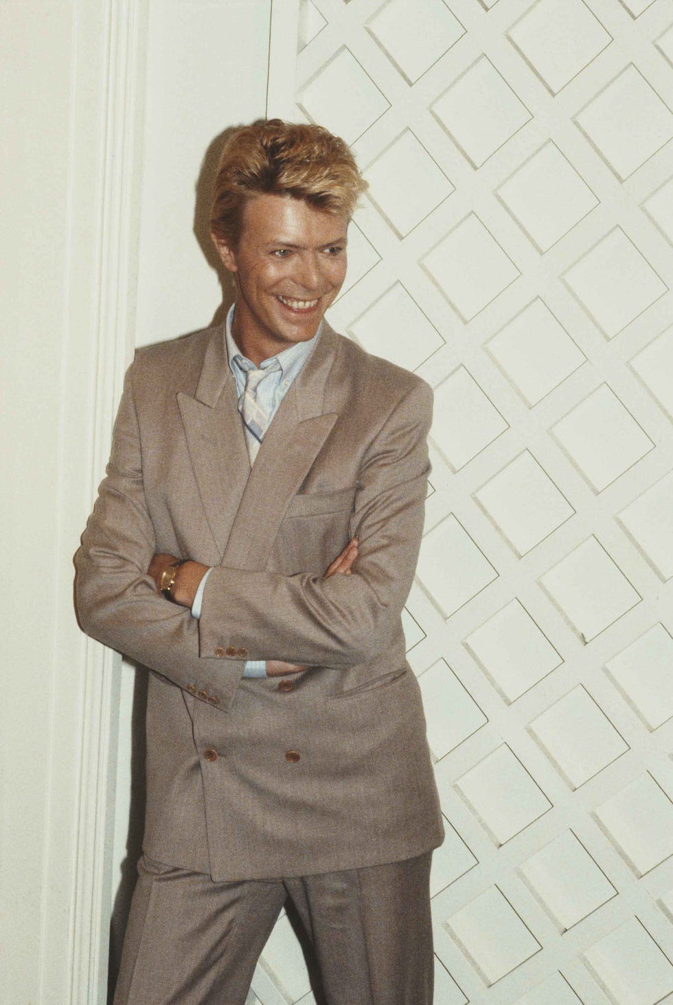 Fashion: One Memorable Look: Mr David Bowie Styles Out His Mid-Thirties In  A Suit, The Journal