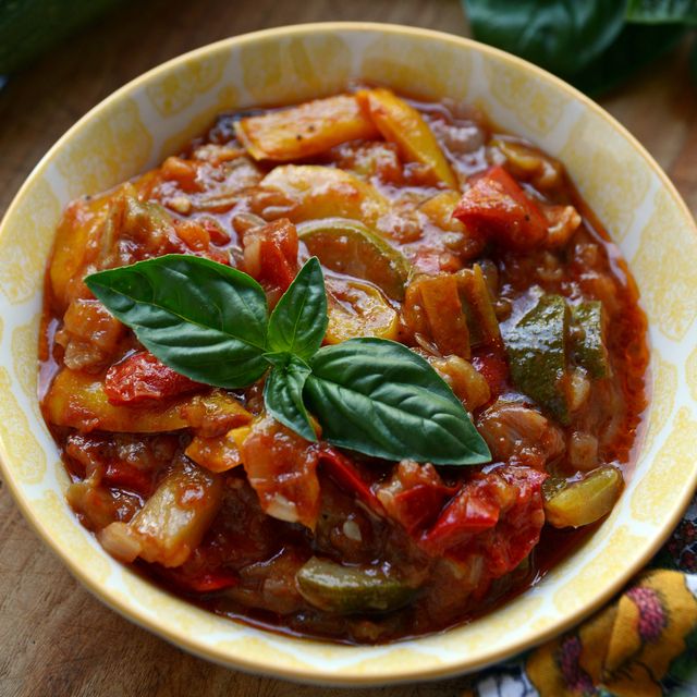 bowl of peperonata vegetable stew