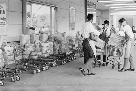 vintage photos of grocery stores   box boys packing carts