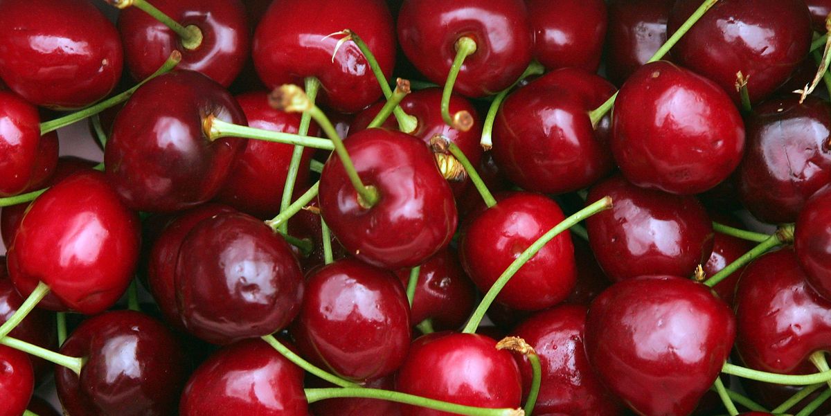 8 Health Benefits Of Cherries For Weight Loss, Heart Health, And More