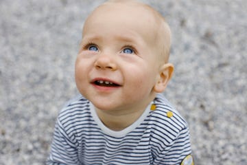 bebe nino rubio ojos azules