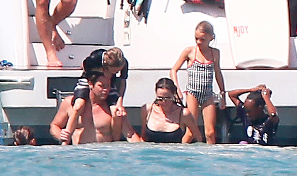 Angelina Jolie y Brad Pitt con sus hijos en unas vacaciones en Phuketon
