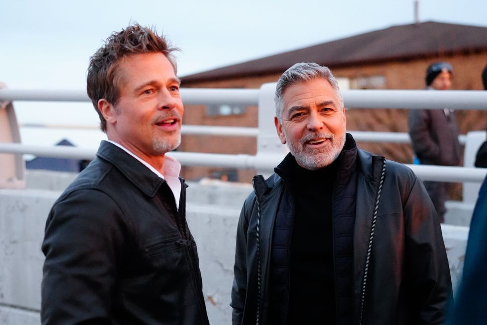 Brad Pitt und George Clooney vor Ort für Wölfe am 13. Februar 2023 in New York City