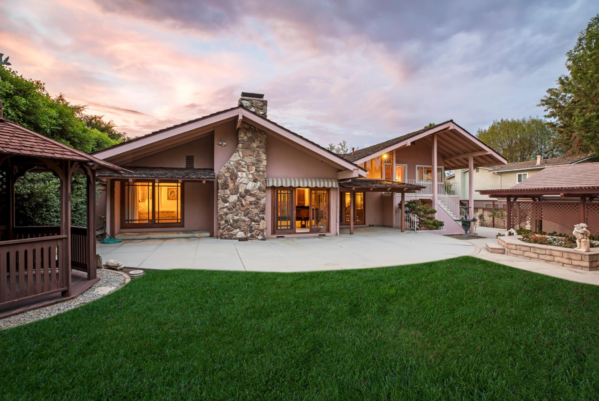 10 Fun Facts About the 'Brady Bunch' House That Might Surprise You