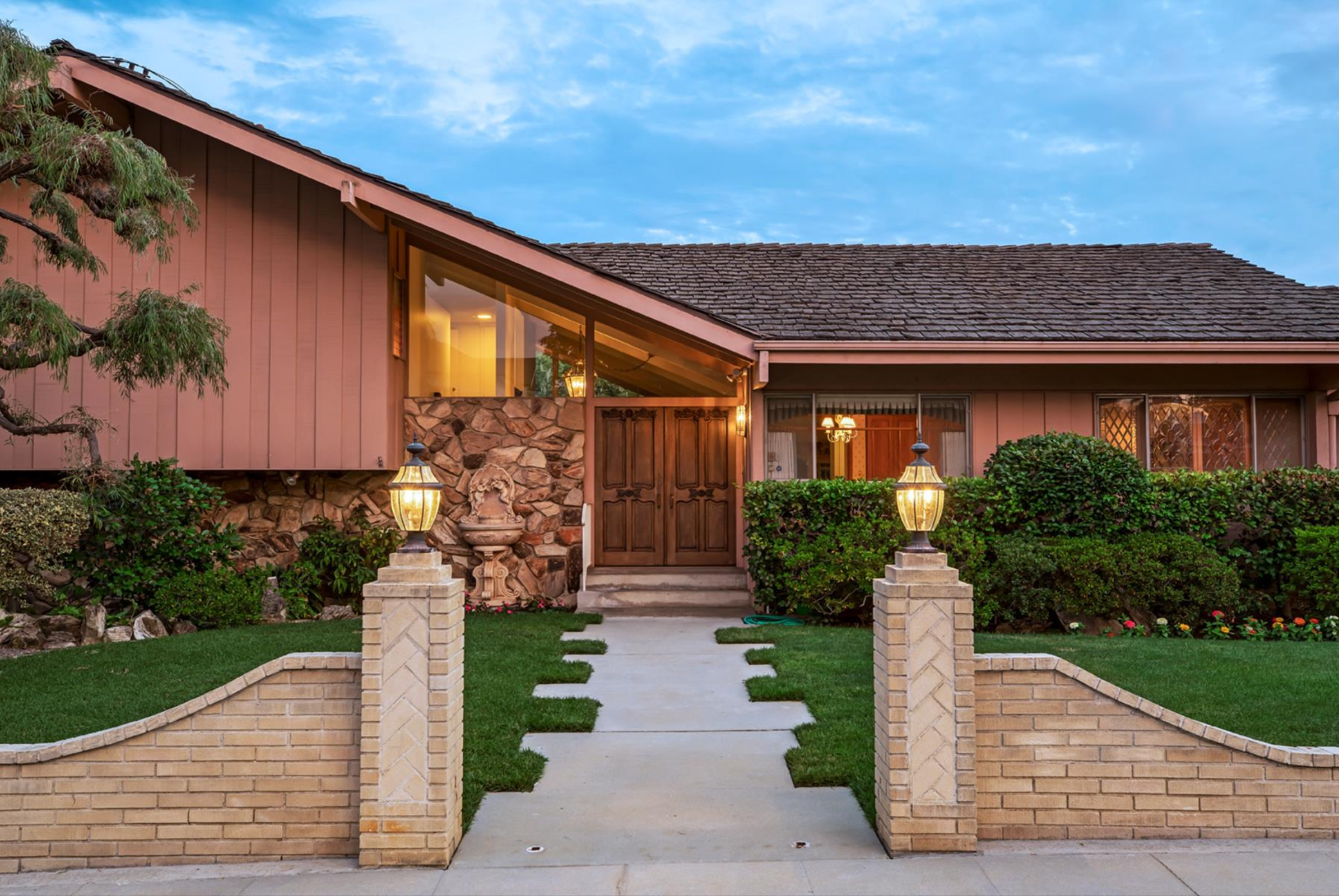 10 Fun Facts About the 'Brady Bunch' House That Might Surprise You