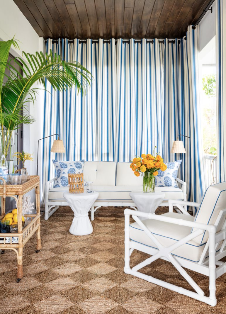 4 Tips To Take Note of When Matching Curtains With Wallpaper