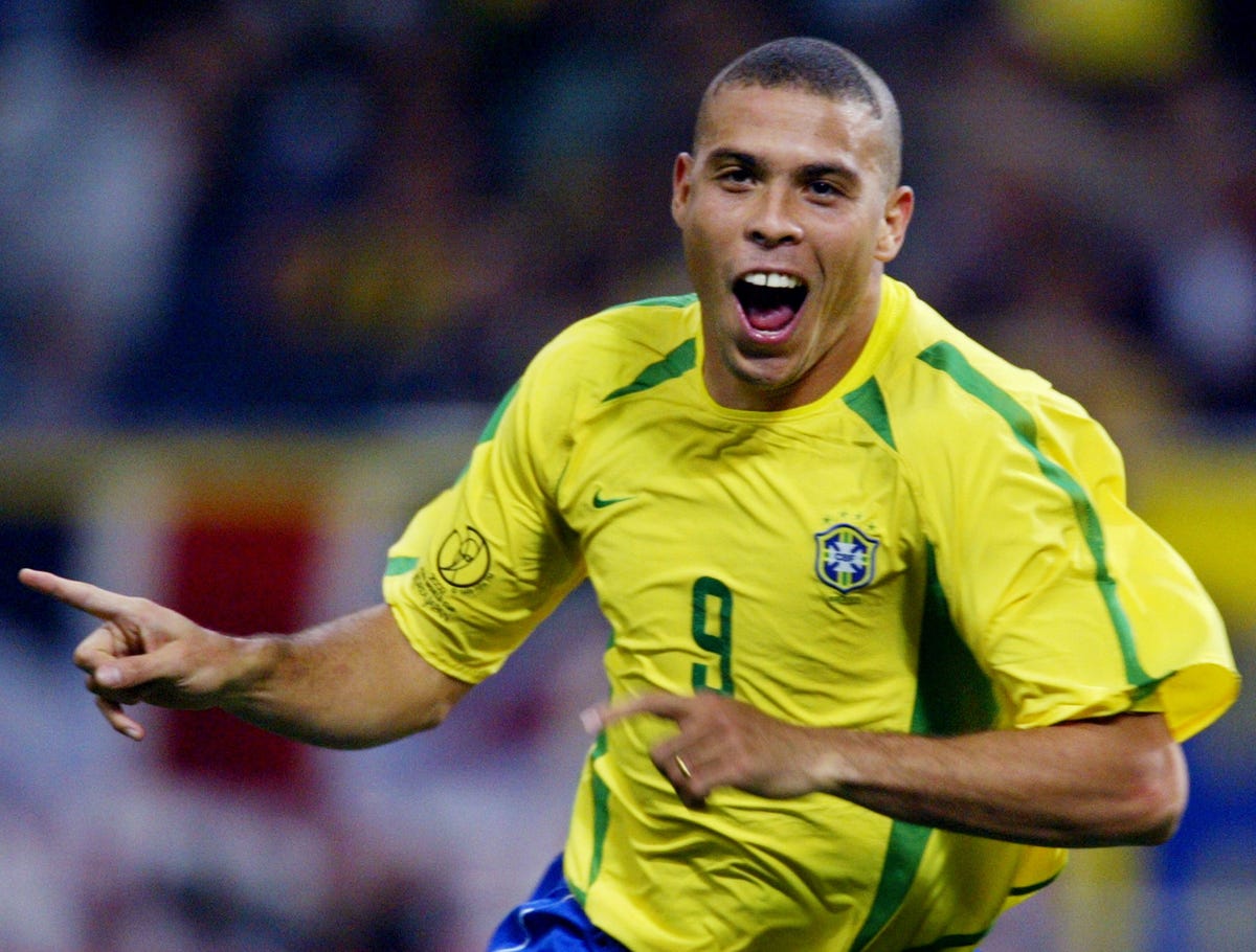 Ronaldo apologises for & explains 2002 World Cup haircut