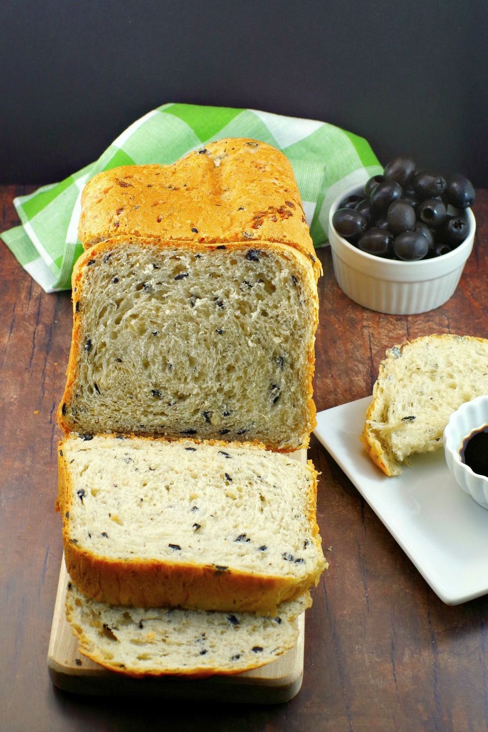 Olive Oil Herb Bread Made in the Bread Maker - Veggie Fun Kitchen