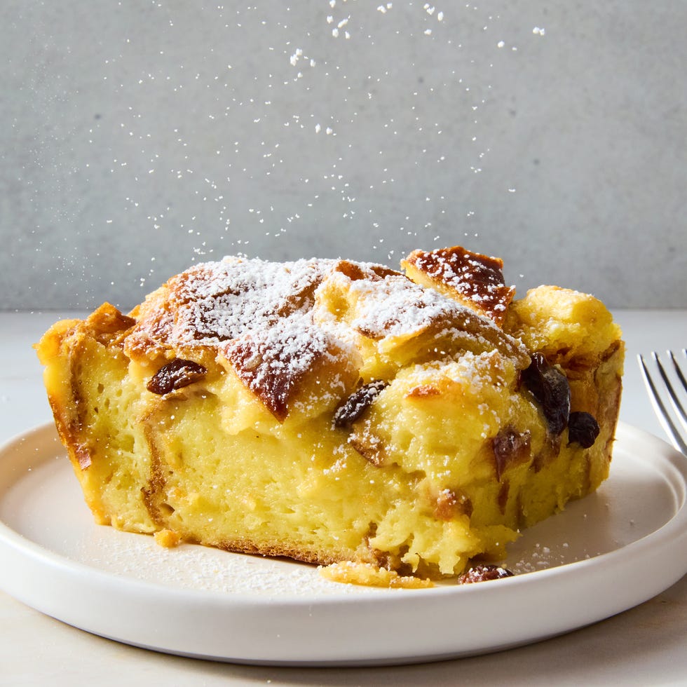 bread pudding with powdered sugar