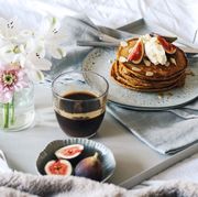 breakfast in bed tray