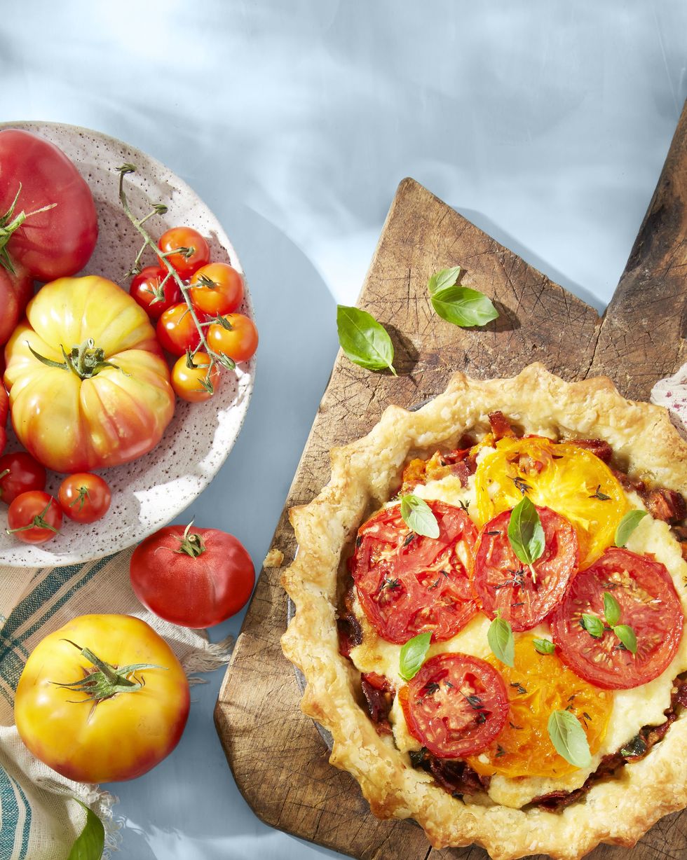 southern tomato pie with bacon