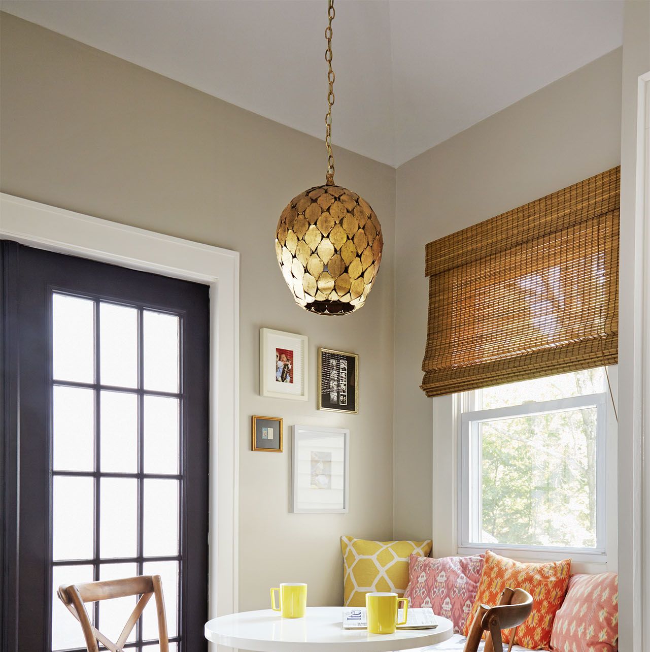 breakfast nook with bench