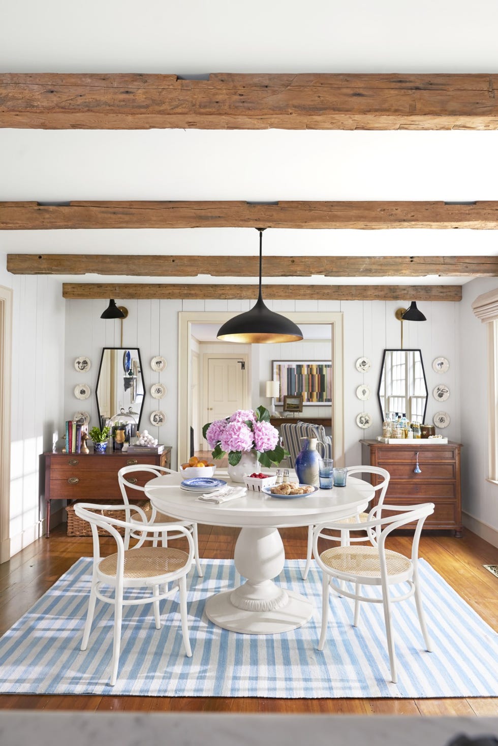 10 Charming Breakfast Nook Ideas - Town & Country Living