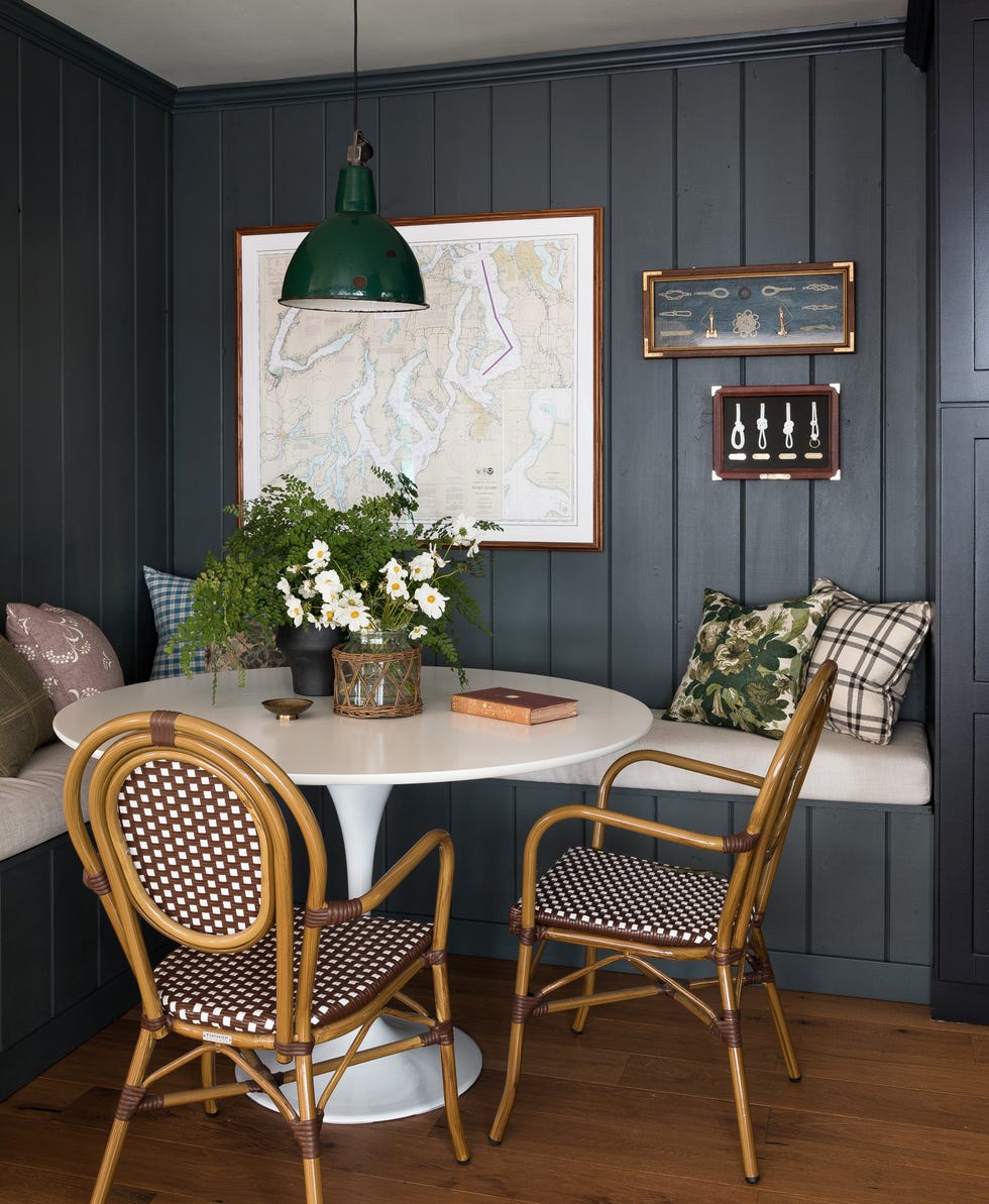 Dining room, Room, Furniture, Interior design, Table, Kitchen & dining room table, Chair, House, Home, Building, 