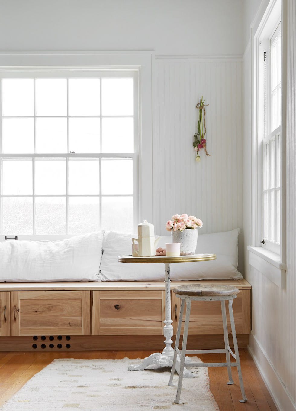 Furniture, White, Room, Interior design, Floor, Property, Table, Home, House, Building, 