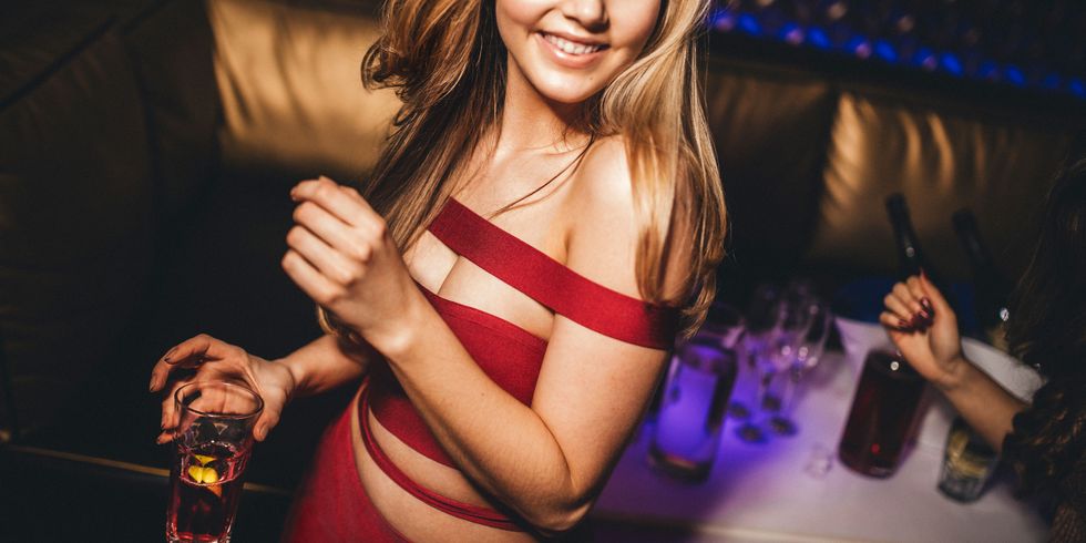 Nightclub, Blond, Party, Fun, Hand, Alcohol, Brown hair, Drink, Music venue, Finger, 