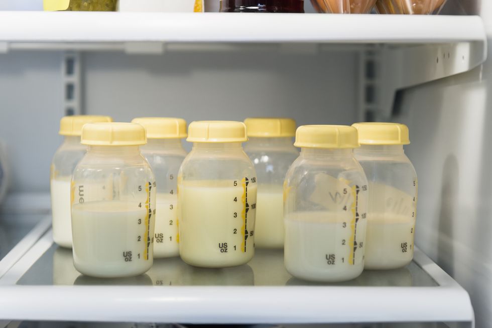 Cómo conservar la leche materna: dónde guardarla y cómo
