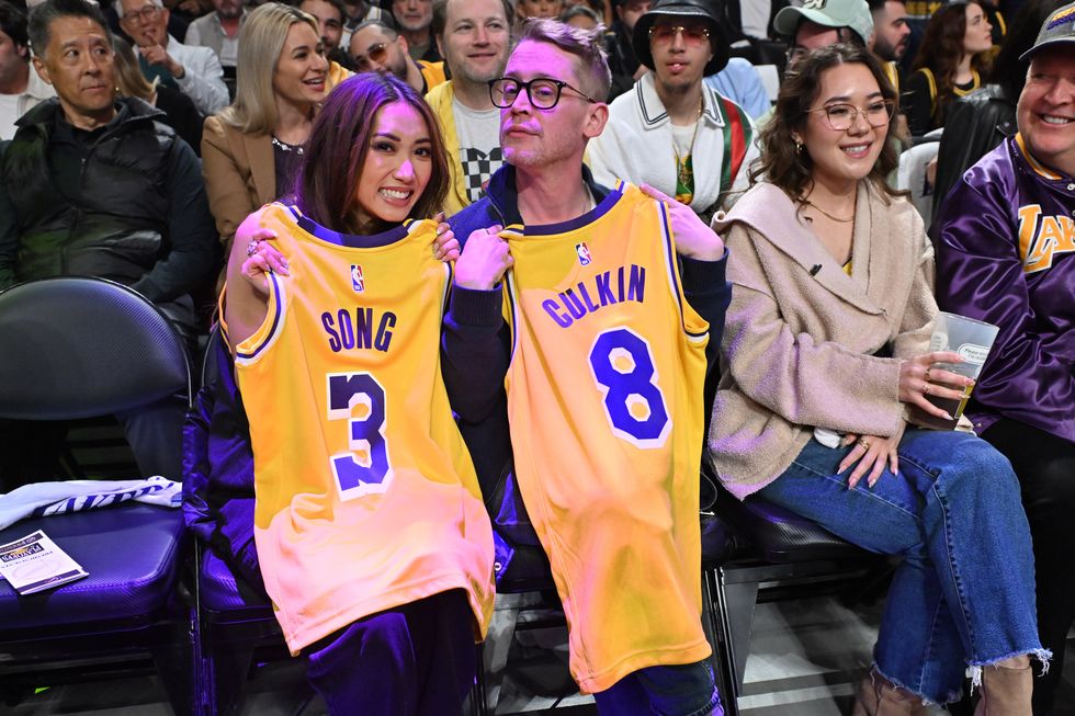 celebridades no jogo do Los Angeles Lakers