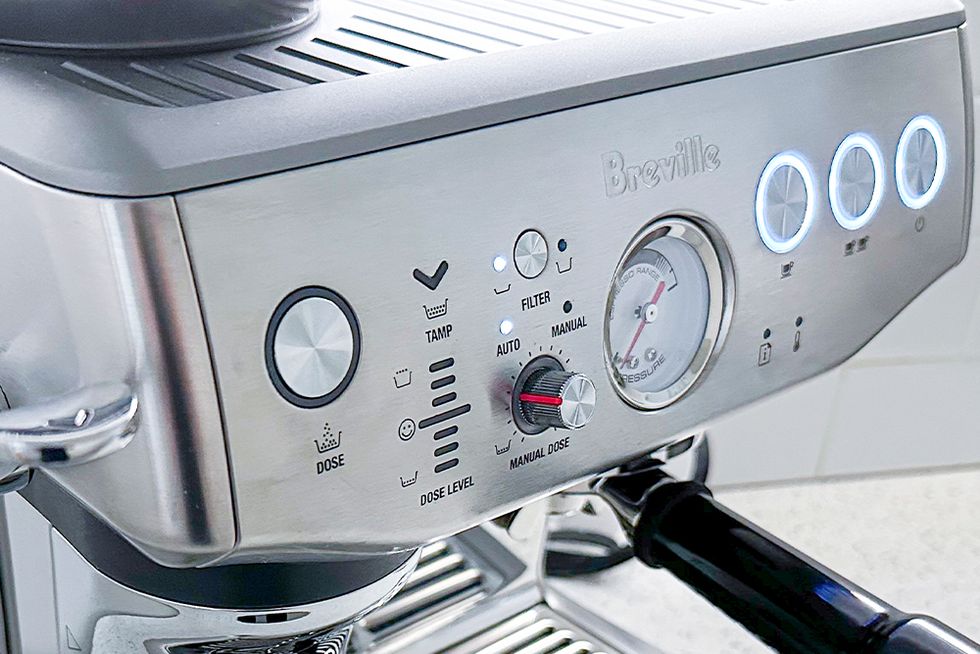 MESS AND FUSS-FREE BARISTA-QUALITY COFFEE WITH THE BREVILLE EXPRESS IMPRESS COFFEE  MACHINE – @home
