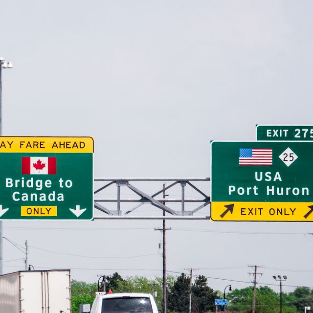 bridge to canada sign