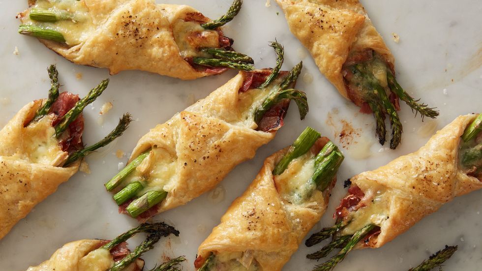 preview for Brie, Asparagus & Prosciutto Pastry Bundles Are The Easiest Easter App