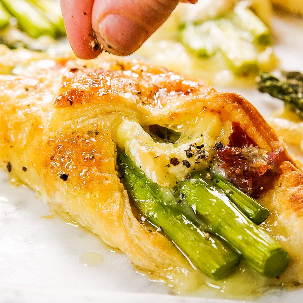 brie, asparagus and prosciutto bundles
