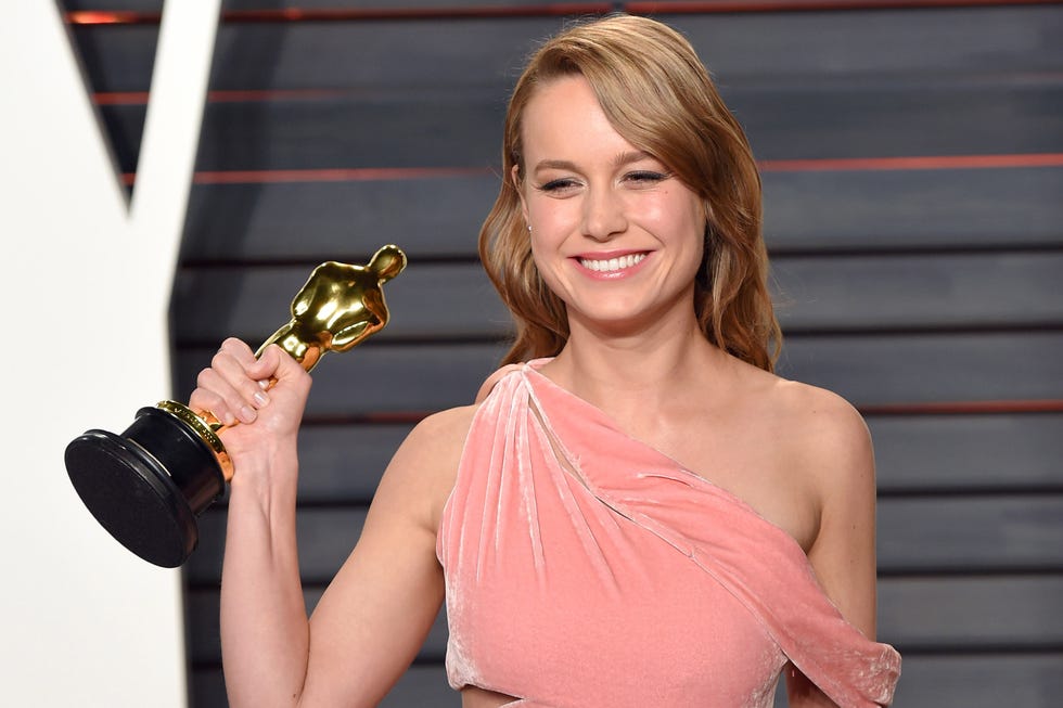 Brie Larson with her Academy Award at the 2016 Vanity Fair Oscar Party