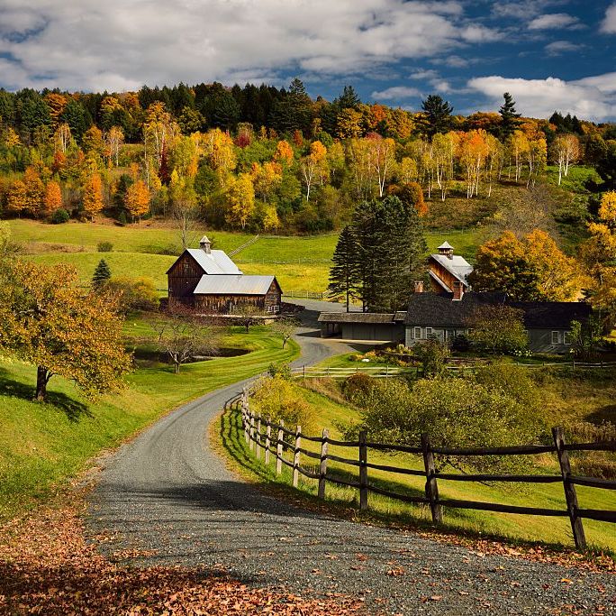 15 Best Fall Getaways for Leaf Peeping - Top Fall Vacation Ideas