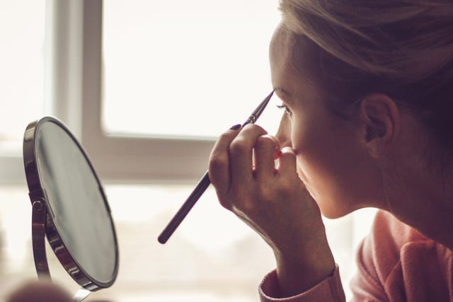 how to do eyebrows