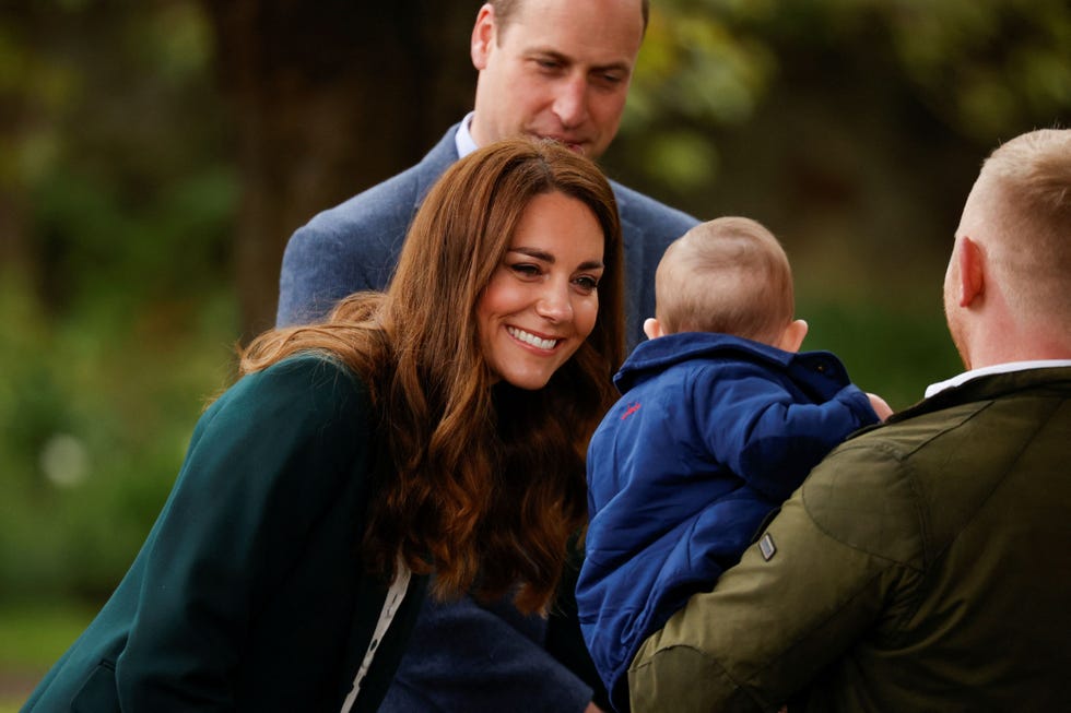 kate middleton green suit
