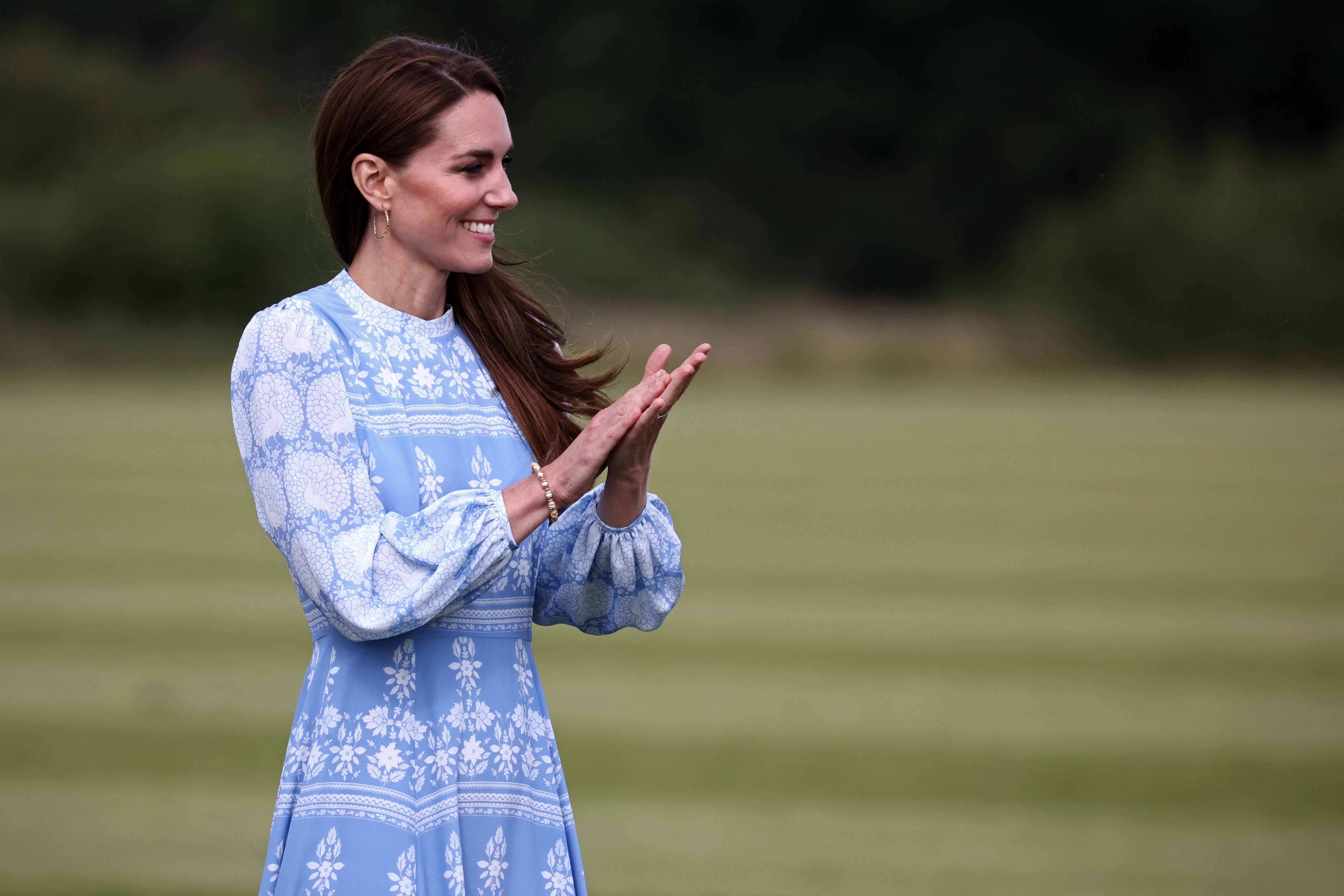 Kate middleton white and blue dress best sale