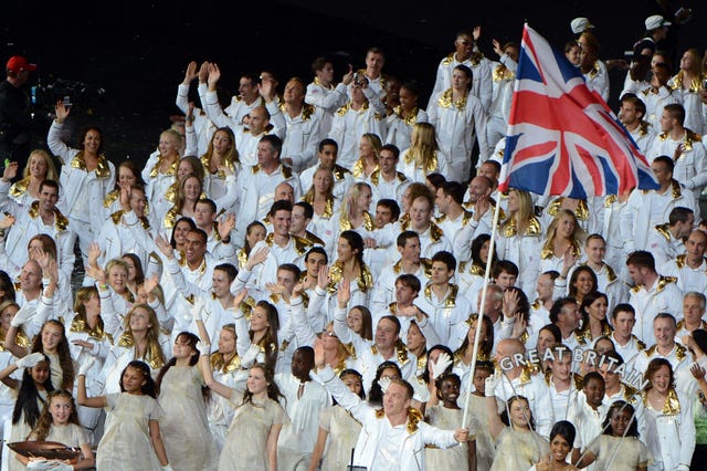 chris hoy lidera la delegación británica en el desfile inaugural de londres 2012
