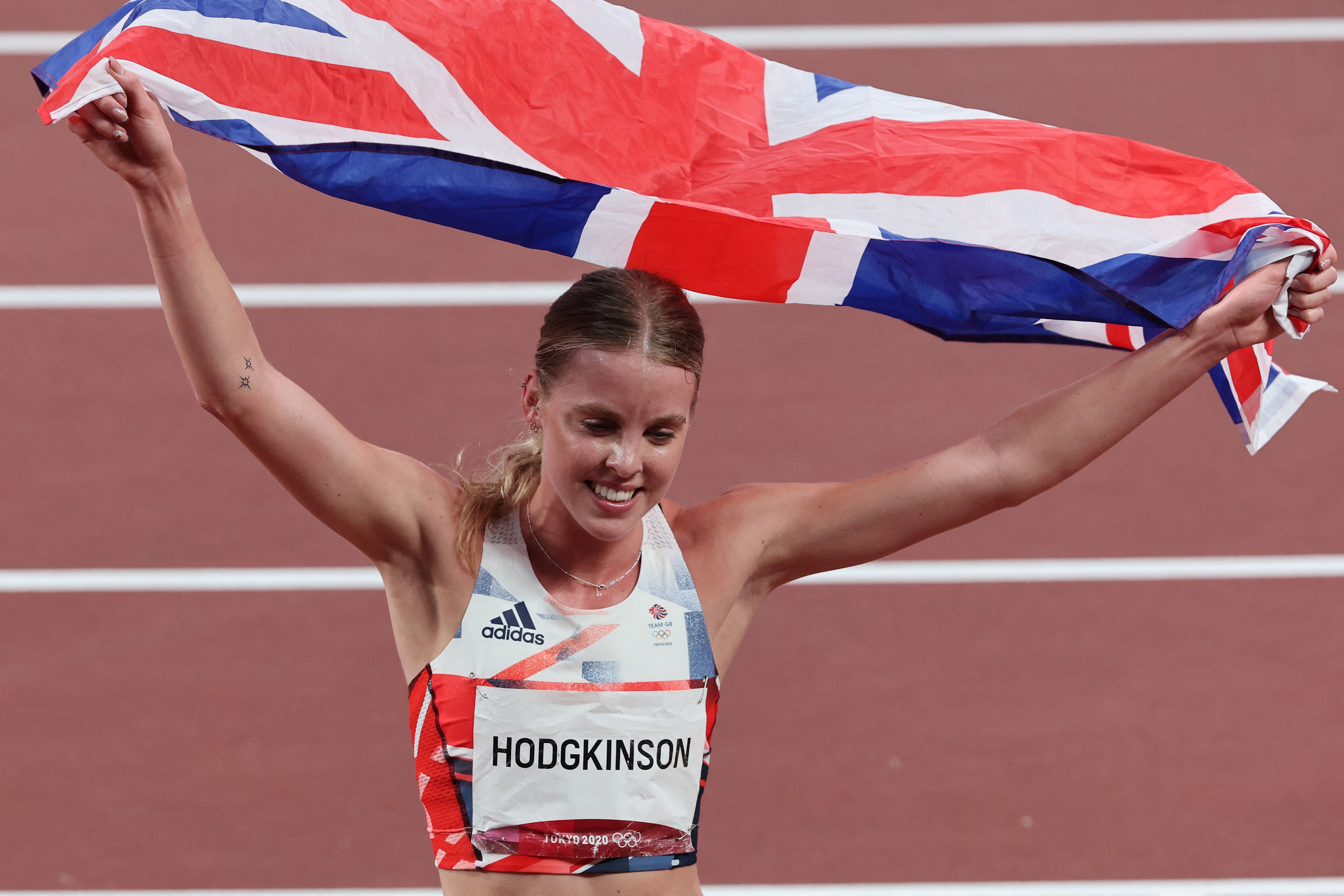 Keely Hodgkinson wins silver in women's 800m