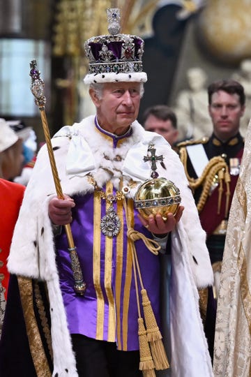 el rey con la corona imperial