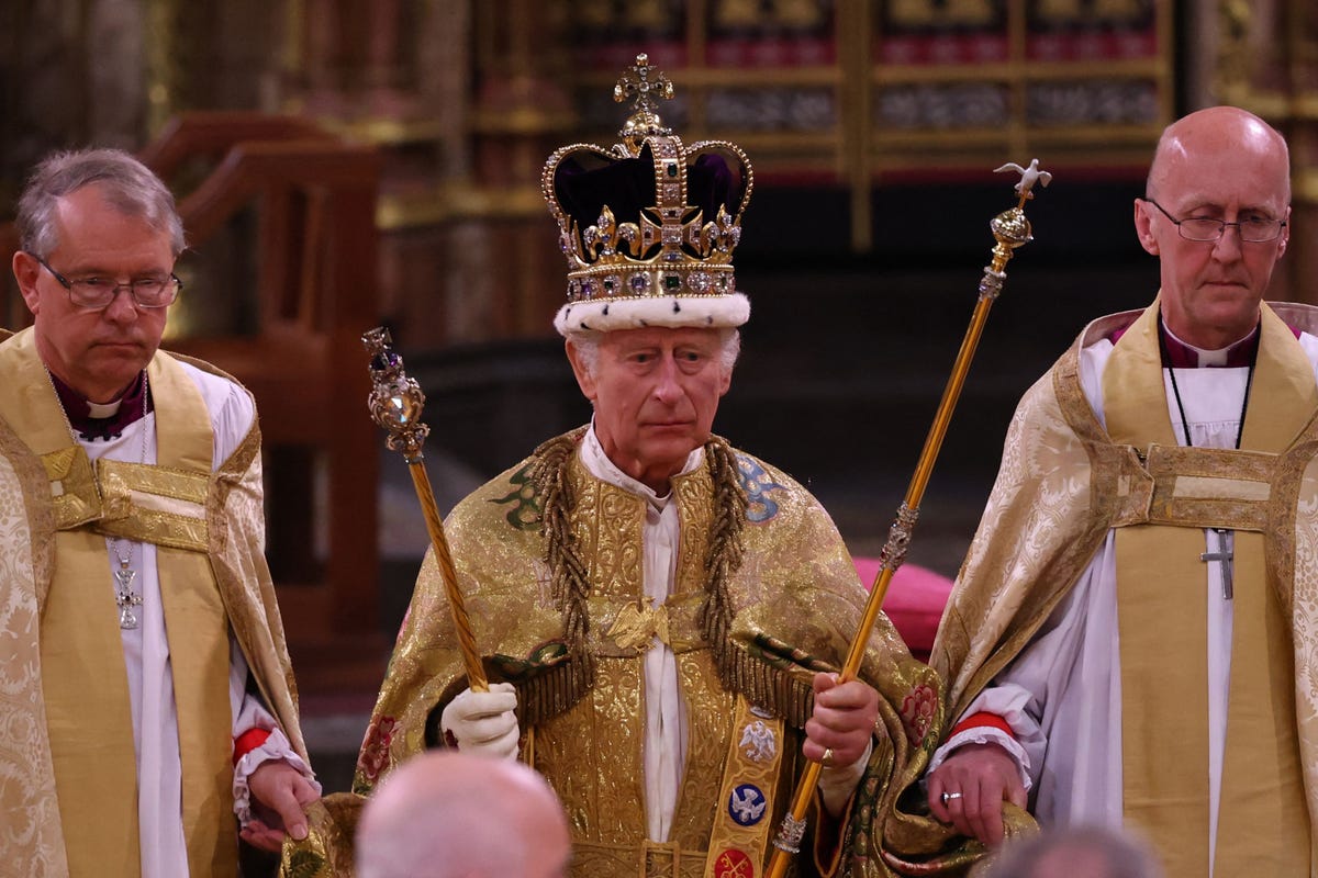 preview for Etiquette Lessons We've Learned From the Royals