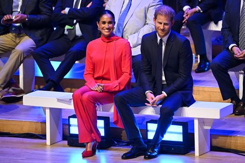 meghan markle and prince harry at one young world summit
