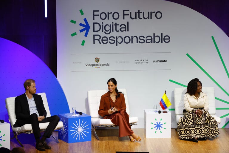 Meghan Markle laat in Colombia zien hoe je tonsurton draagt