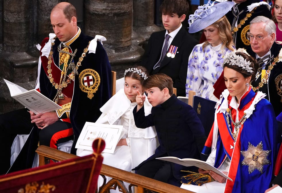 duques de cambridge, guillermo y catalina, y sus hijos, louise y carlota