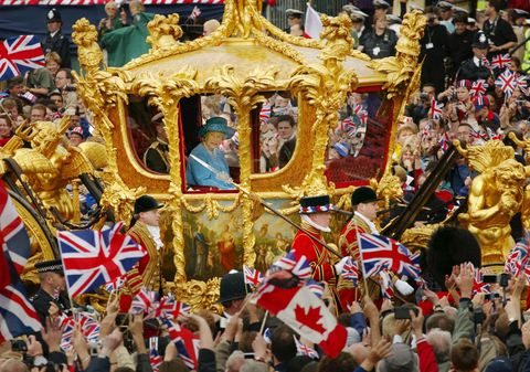 queen elizabeth at golden jubilee parade