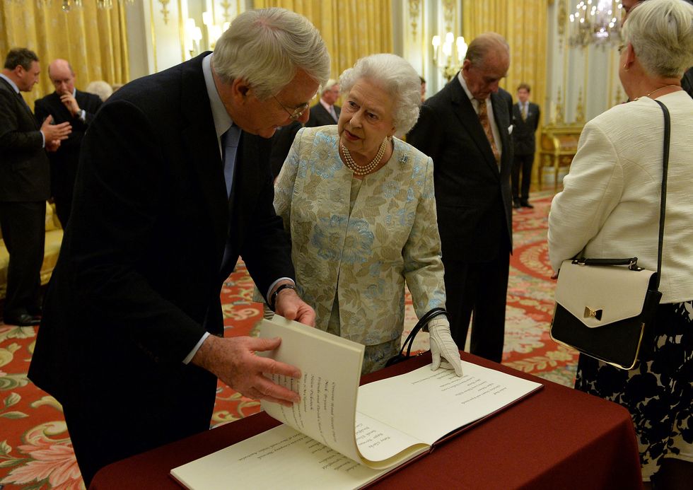 queen elizabeth ii and former british prime minister john major