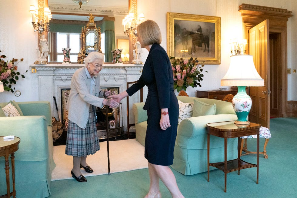 the queen and liz truss