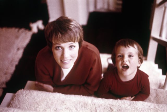 Julie Andrews Lying On Bed With Her Daughter Emma Walton Hamilton