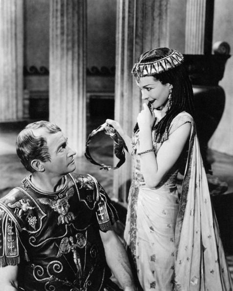 claude rains and vivien leigh in caesar and cleopatra