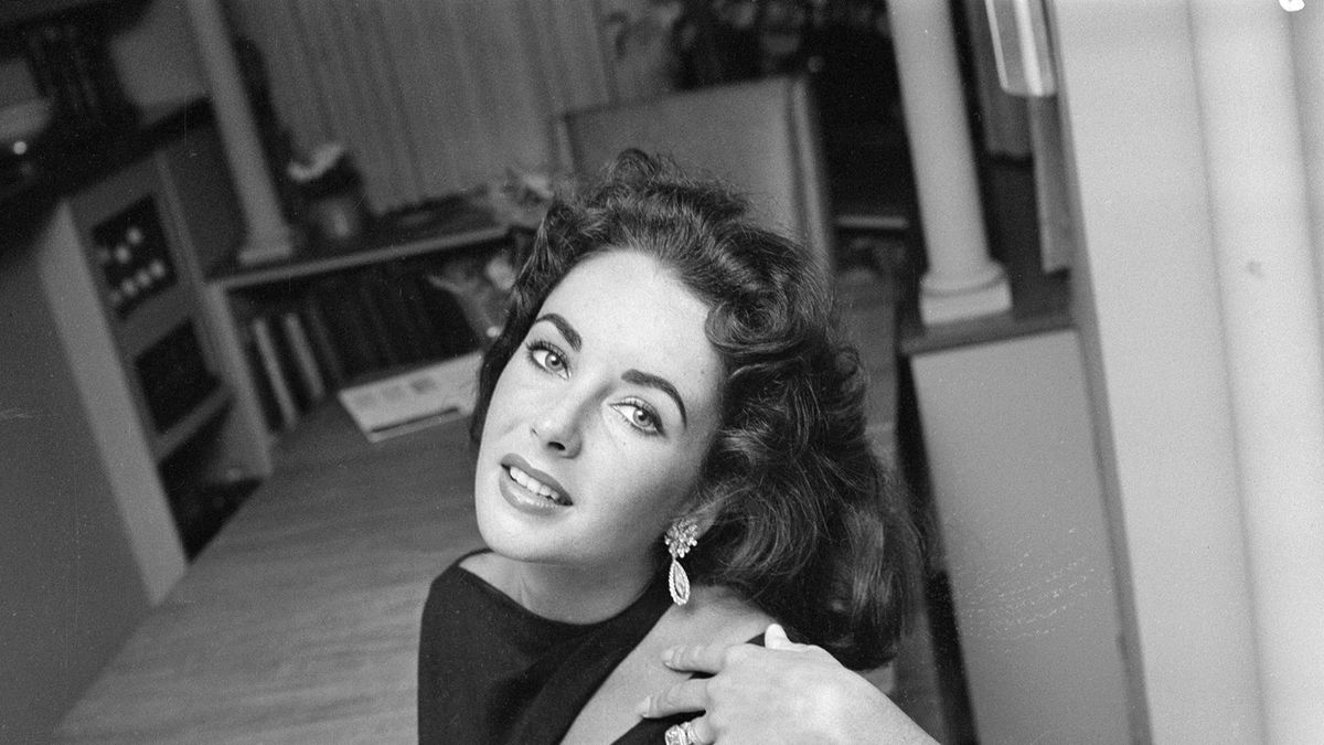 Elizabeth Taylor: The Life and Many Loves of the Oscar-Winning Actor