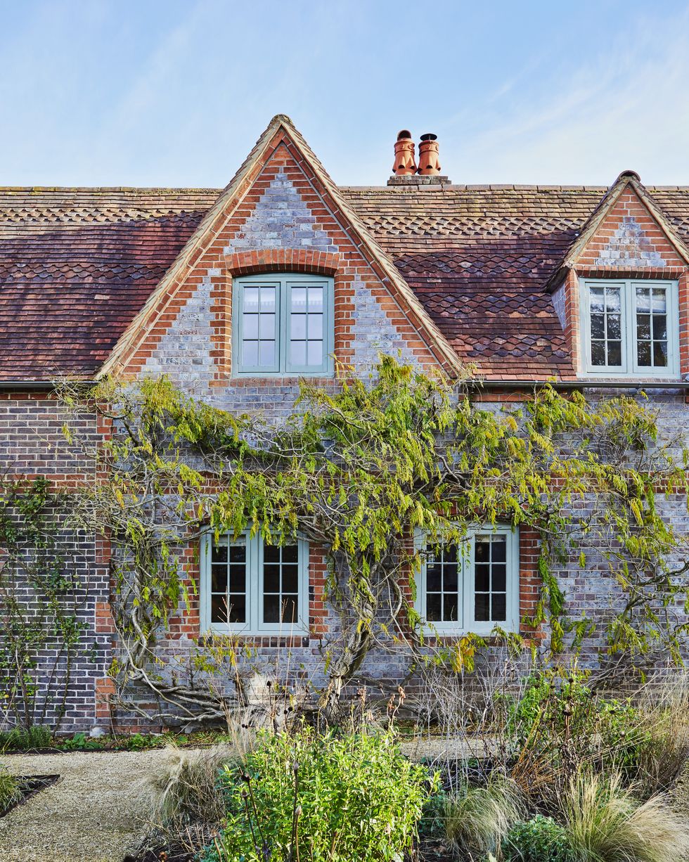 british gabled cottage